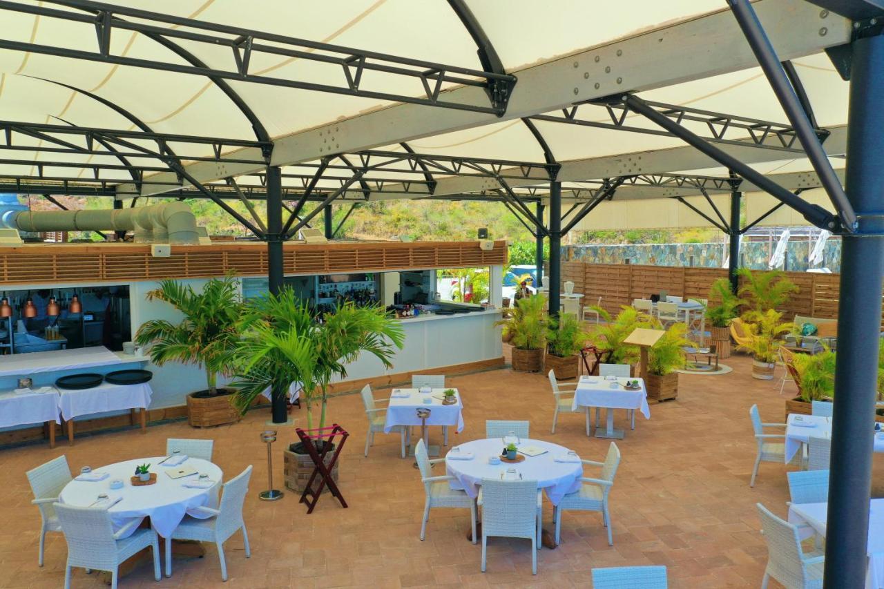 Le Domaine Anse Marcel Beach Resort Exterior foto