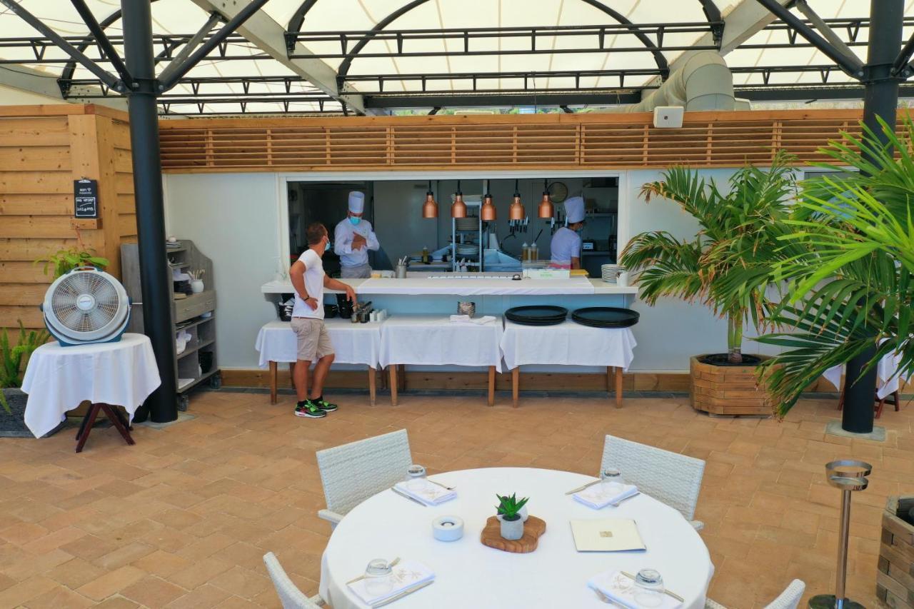 Le Domaine Anse Marcel Beach Resort Exterior foto