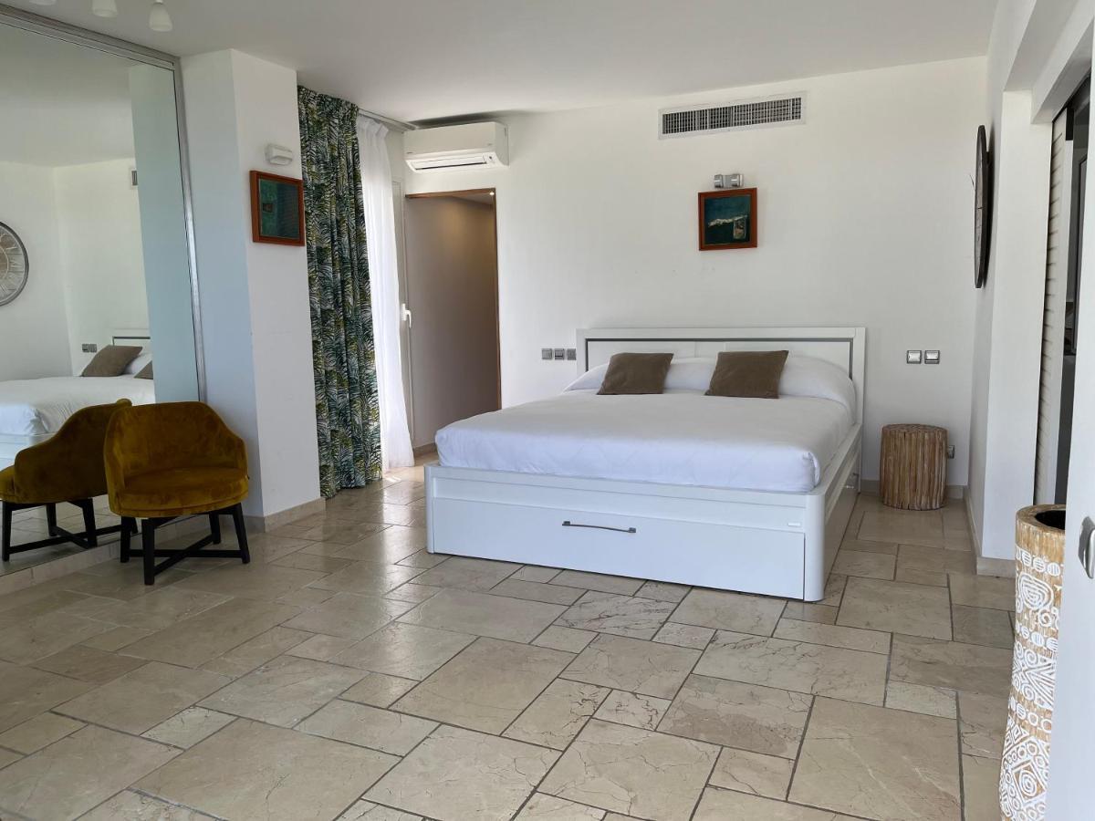 Le Domaine Anse Marcel Beach Resort Exterior foto