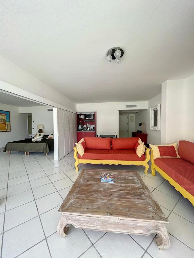 Le Domaine Anse Marcel Beach Resort Exterior foto