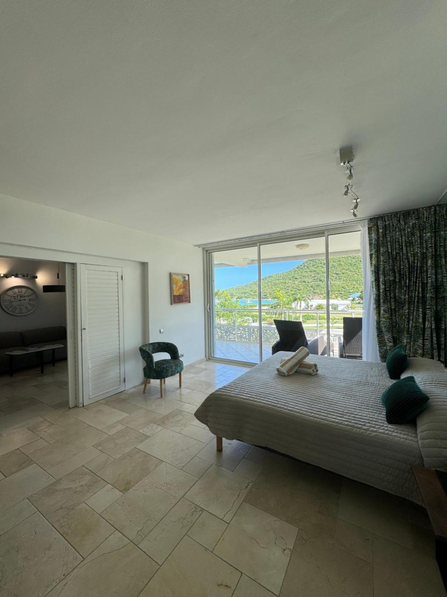 Le Domaine Anse Marcel Beach Resort Exterior foto